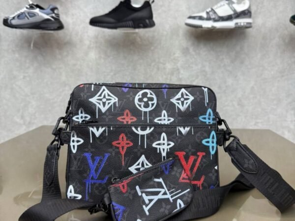Louis Vuitton Trio Bag Grafiti