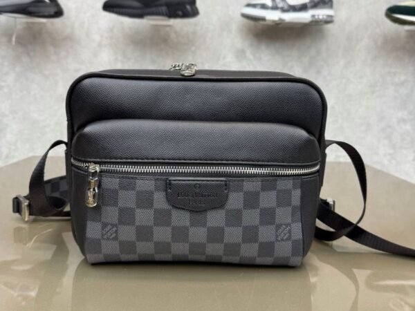 Louis Vuitton Messenger Bag Blokjes