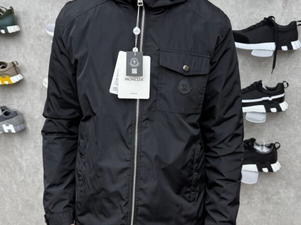 Moncler Zomerjasje Zwart Logo Voor