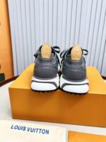 Louis Vuitton Tatic Grey Sneakers - Afbeelding 6