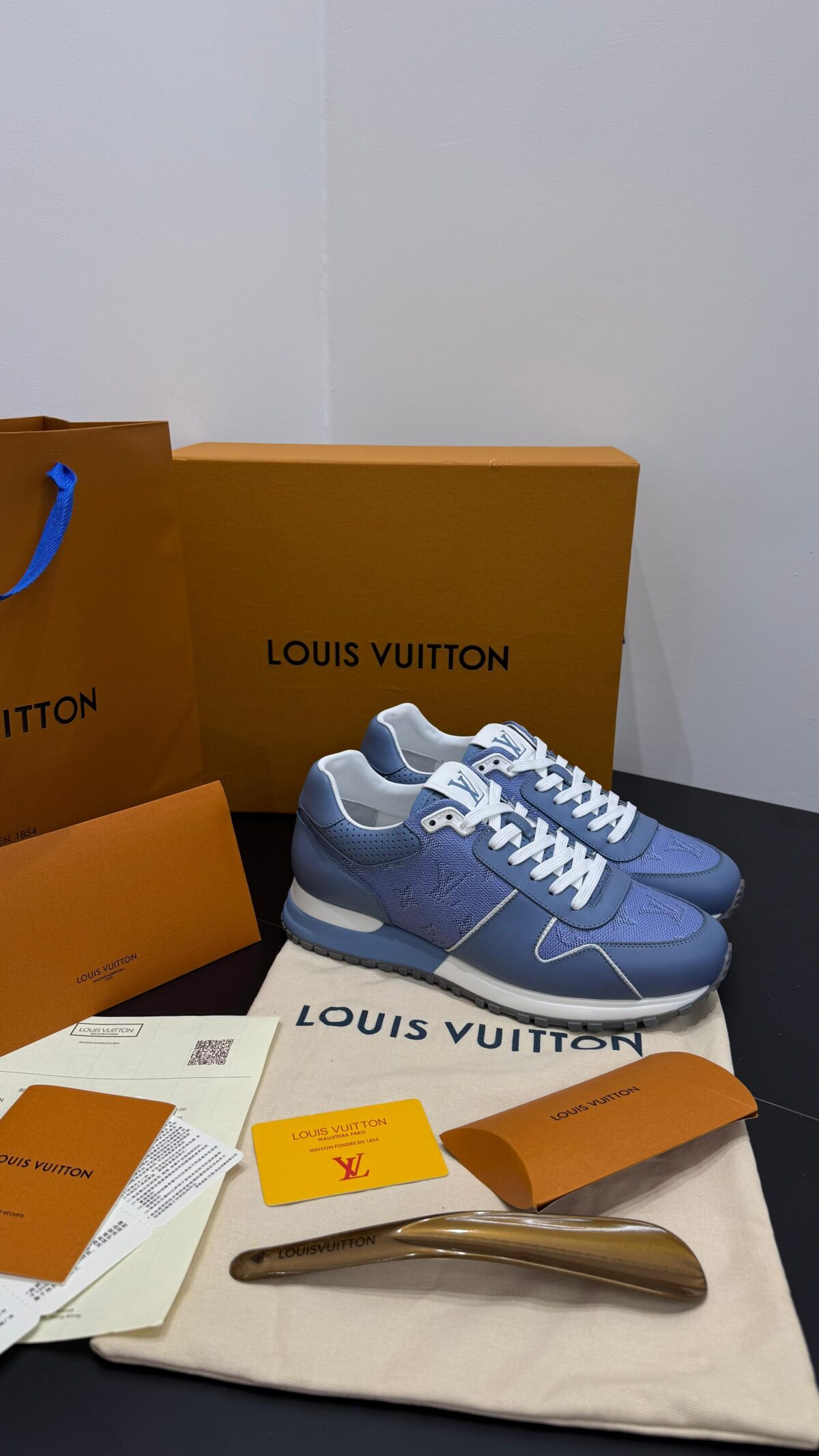 louis vuitton sneaker baby blue - Afbeelding 1