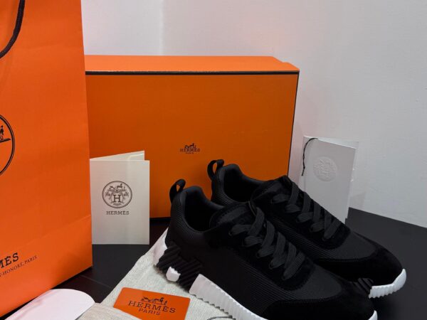 Hermes Bouncing Black White