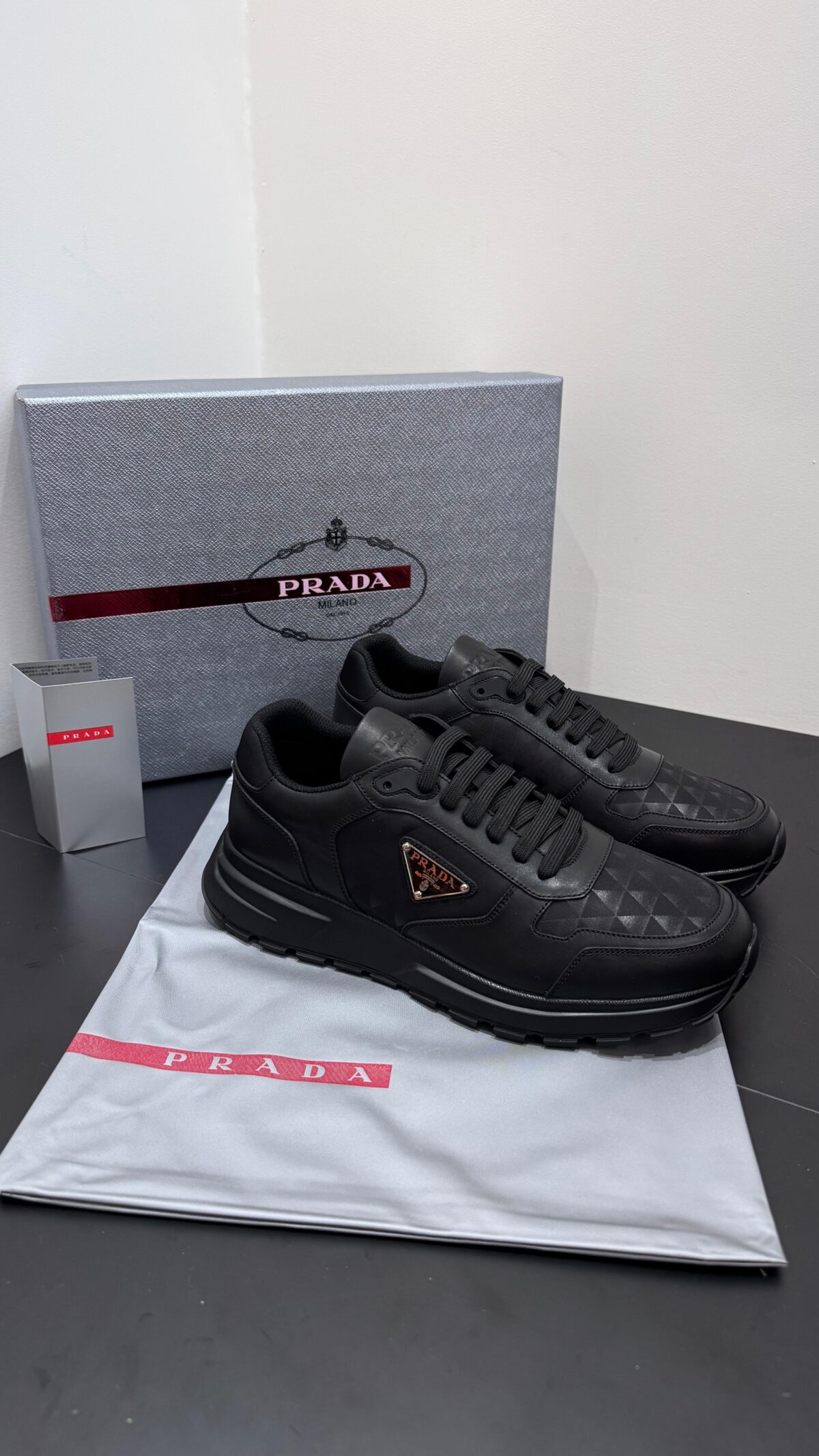 Prada Full Leather Sneaker - Afbeelding 1