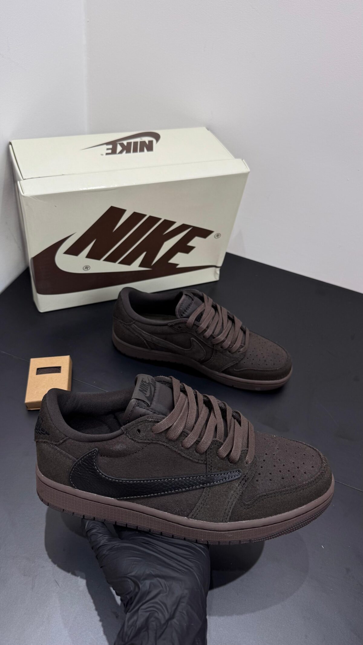 Jordan 1 x Travis Scott Brown - Afbeelding 2