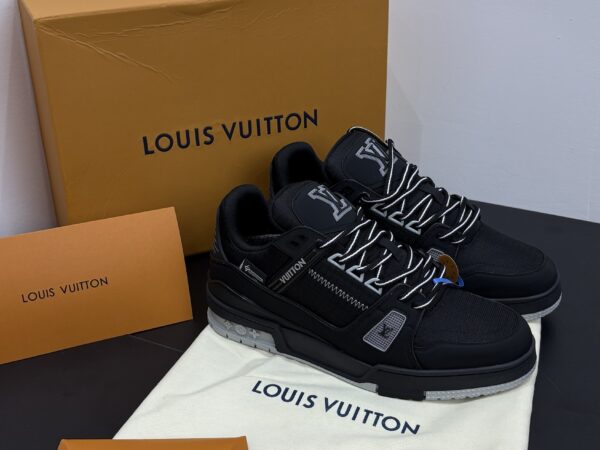 Louis Vuitton Trainer Black Grey