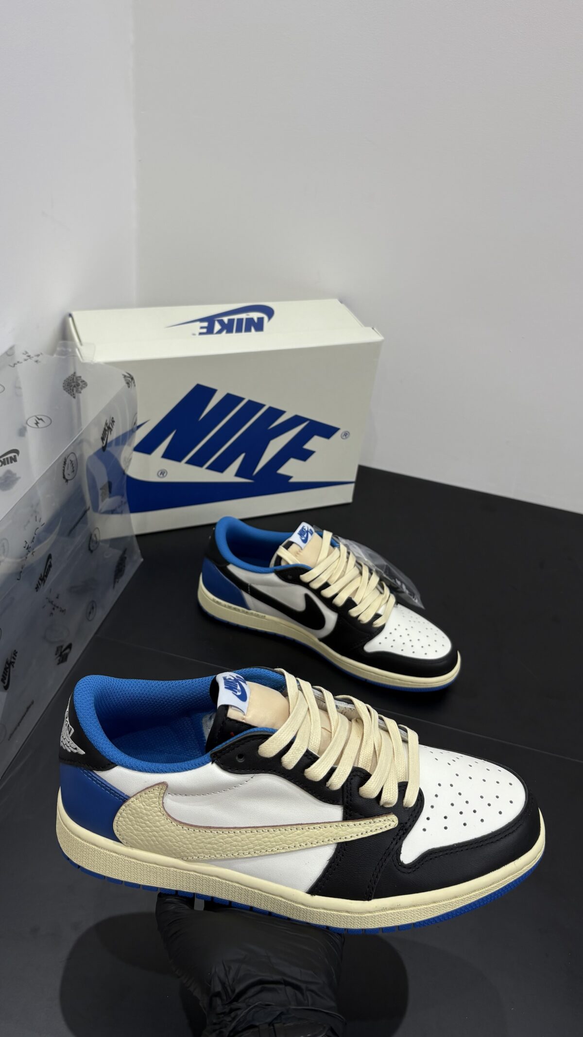 AIR JORDAN 1 LOW TRAVIS SCOTT FRAGMENT - Afbeelding 3