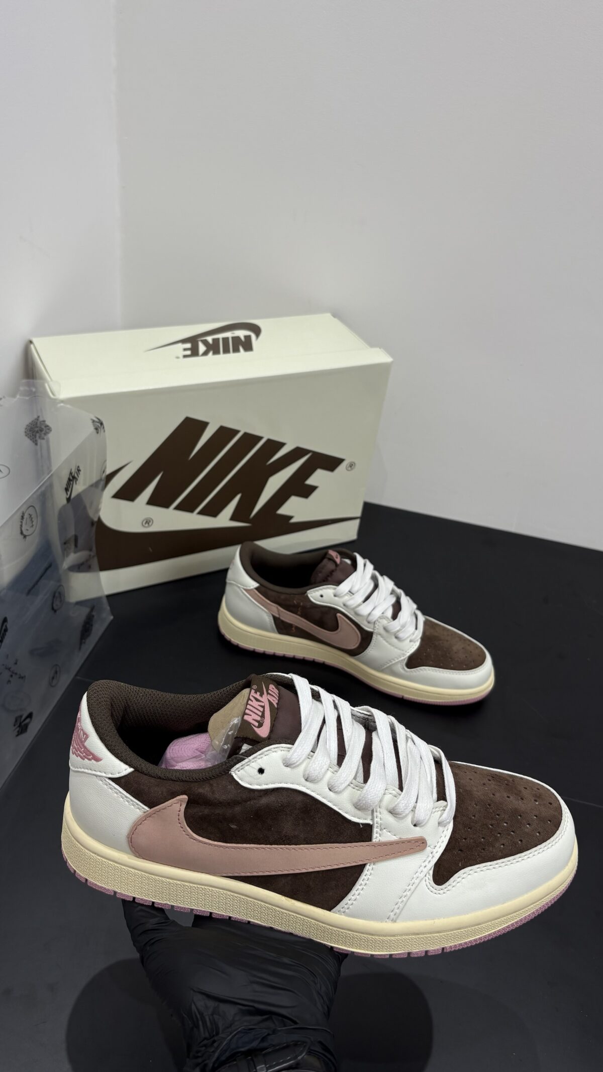 Travis Scott x Air Jordan 1 Low OG "Pink Oxford - Afbeelding 3