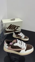 Travis Scott x Air Jordan 1 Low OG "Pink Oxford - Afbeelding 3