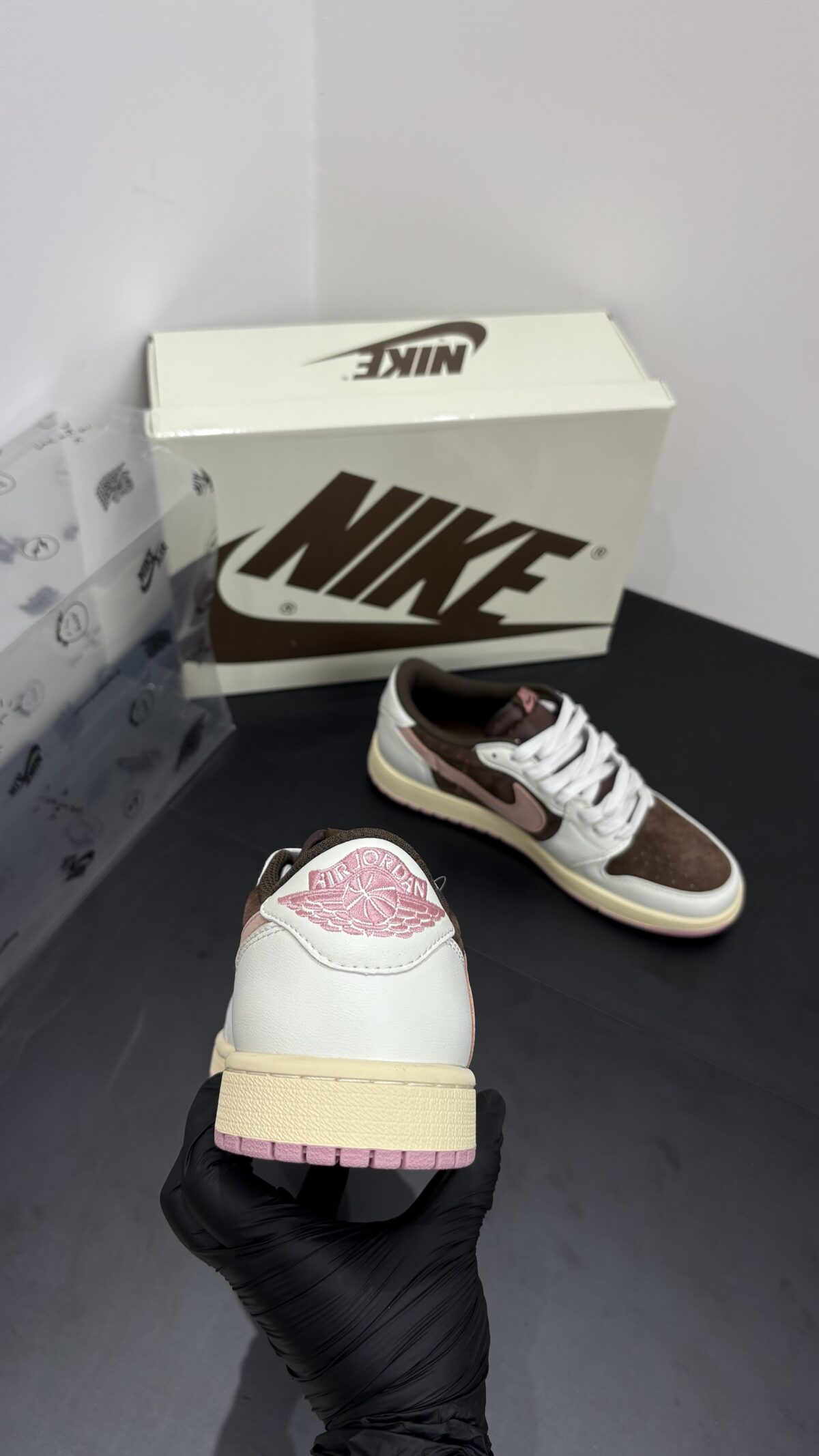 Travis Scott x Air Jordan 1 Low OG "Pink Oxford - Afbeelding 2