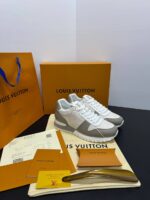 louis vuitton runner Beige