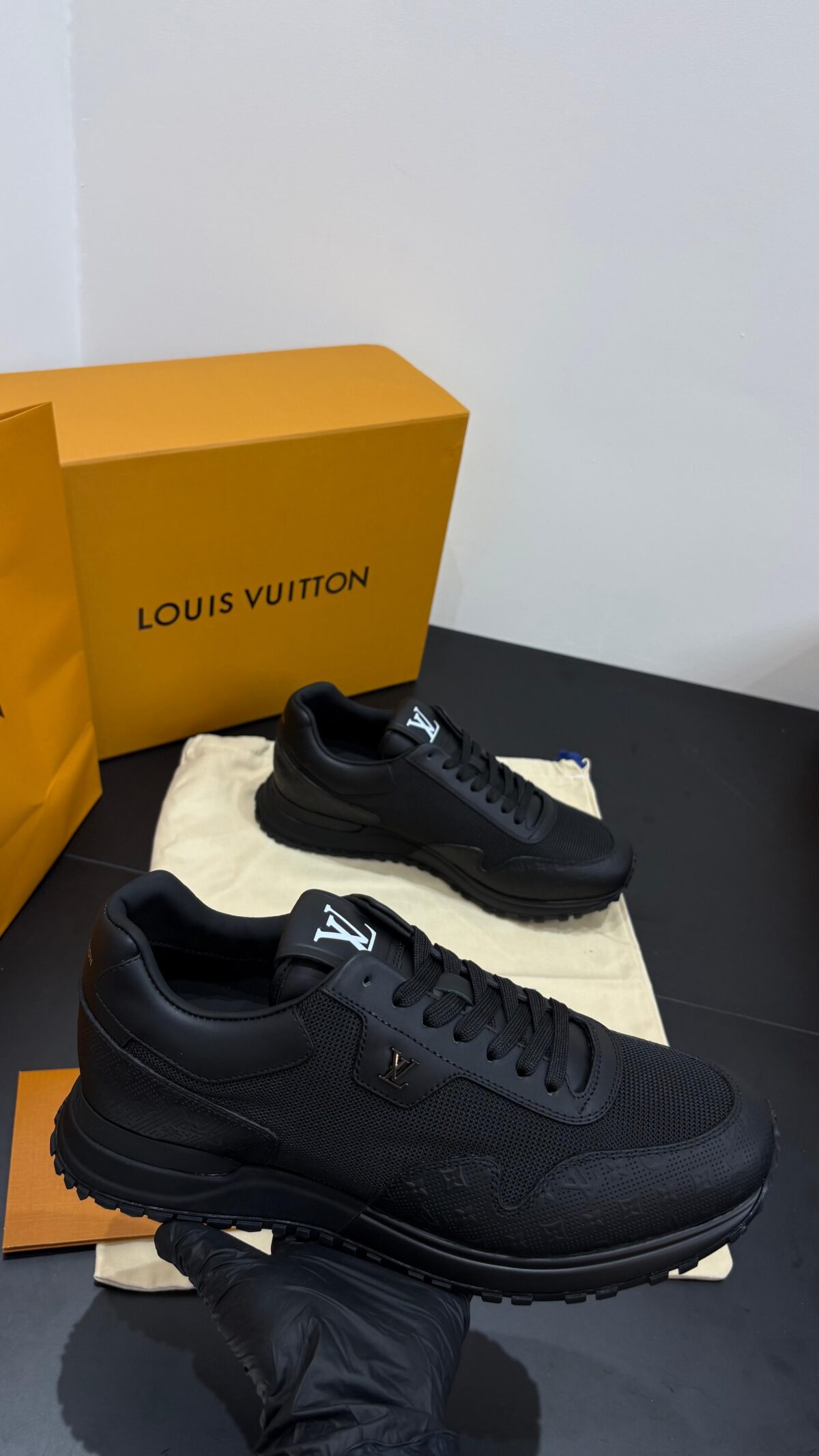 Louis Vuitton Sneaker Black On Black - Afbeelding 2