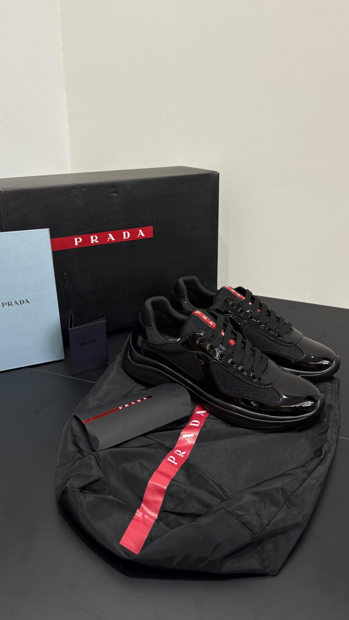 Prada Cups Black Glans - Afbeelding 1