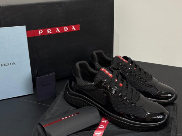 Prada Cups Black Glans