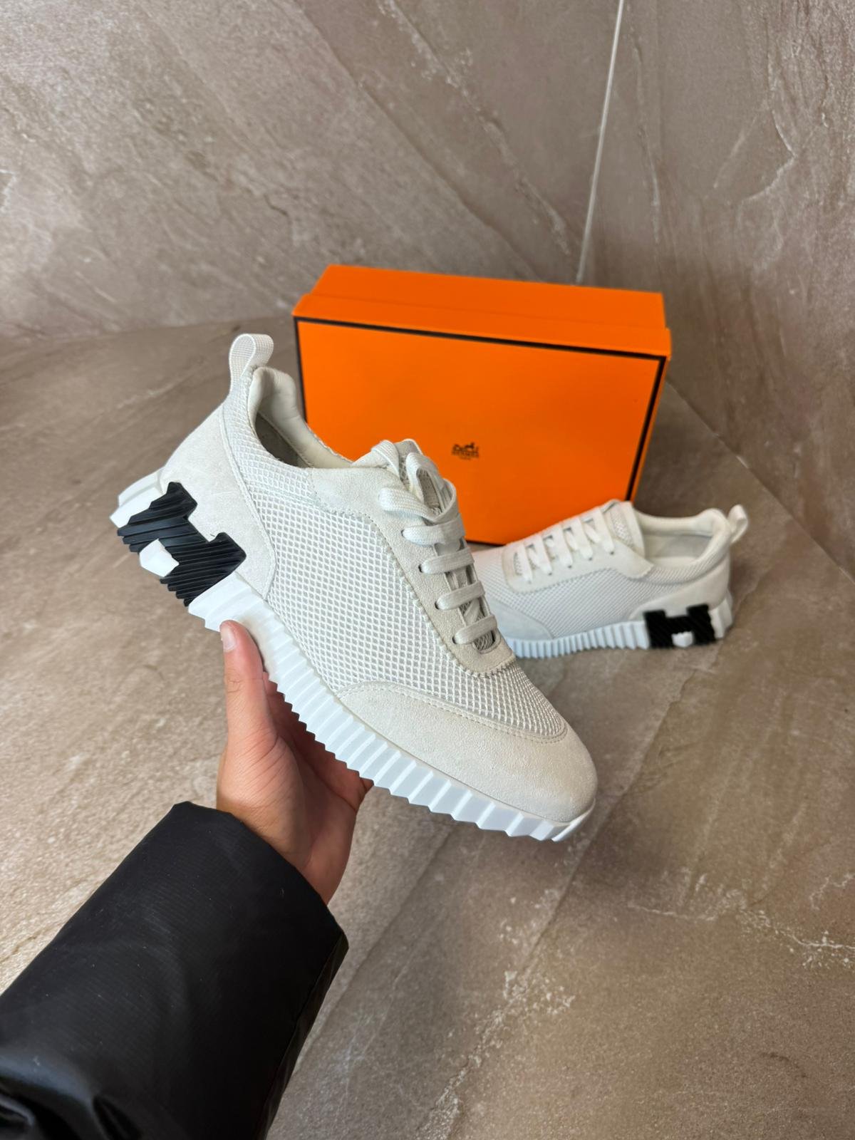 hermeswhite (2) Hermes Bouncing Sneakers White, Black Logo - Afbeelding 1
