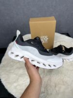 On x Loewe Cloudtilt 2 Sneakers Black White - Afbeelding 2