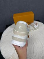 Louis Vuitton Trainers Beige - Afbeelding 5
