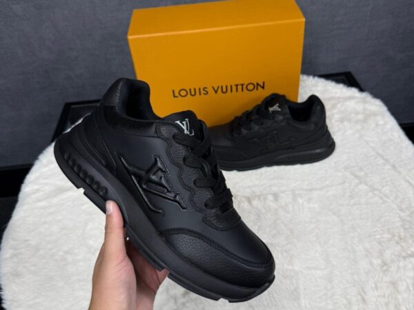 Louis Vuitton Classic, Black on Black