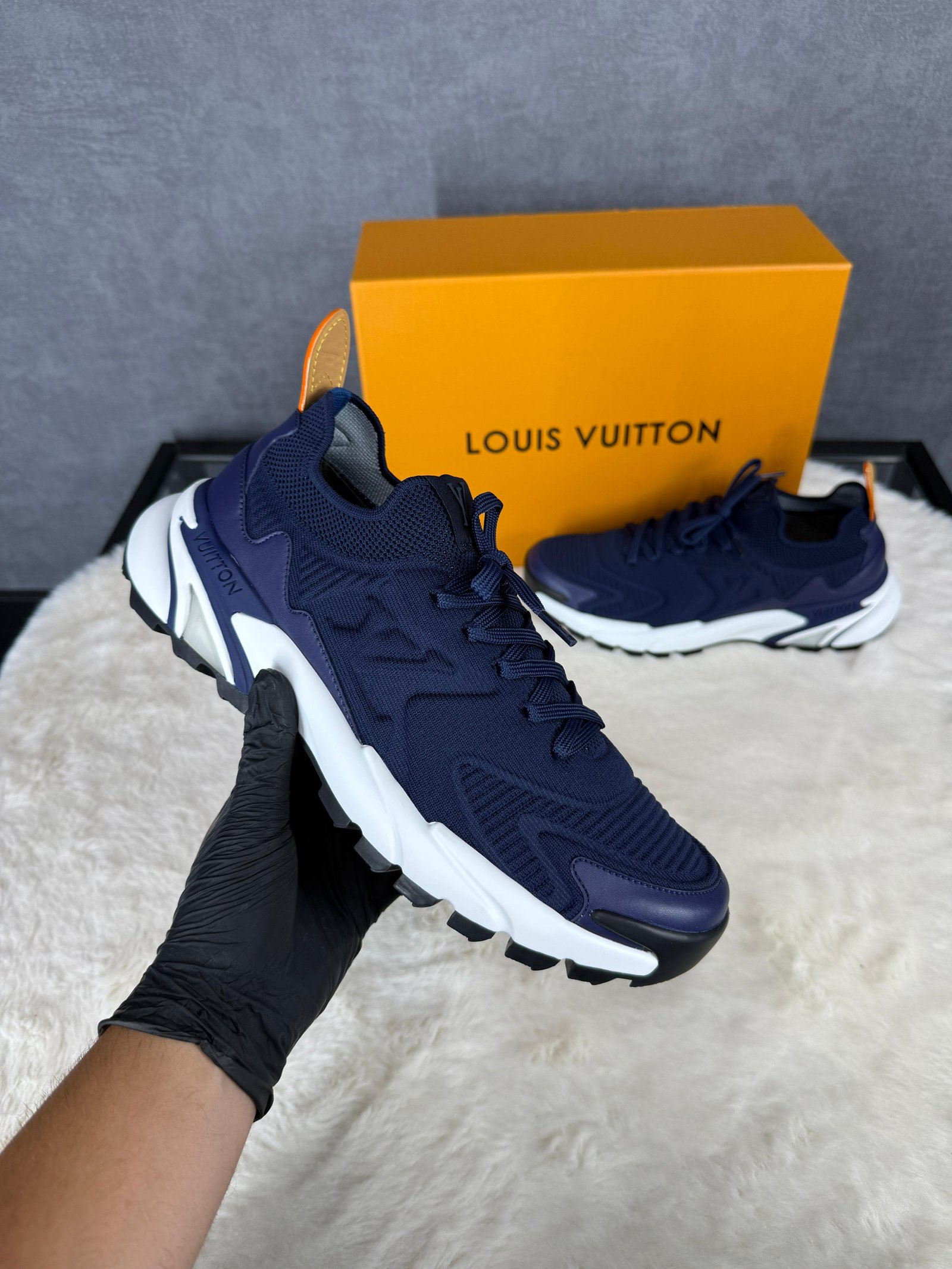 lvnieuwblauw (2) Louis Vuitton Tatic Blue Sneakers - Afbeelding 1