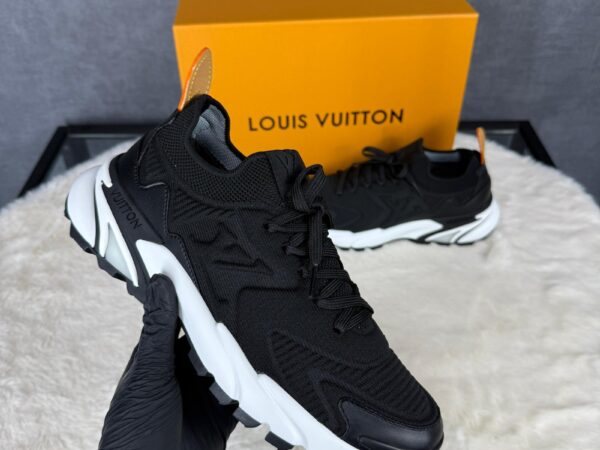 Louis Vuitton Tatic Black White