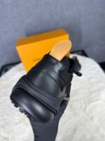 Louis Vuitton Tatic Black on Black Sneakers - Afbeelding 4