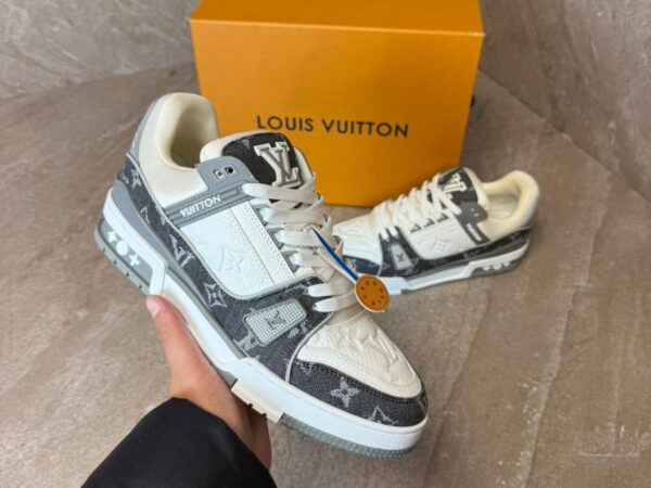 Louis Vuitton Trainers Grey White