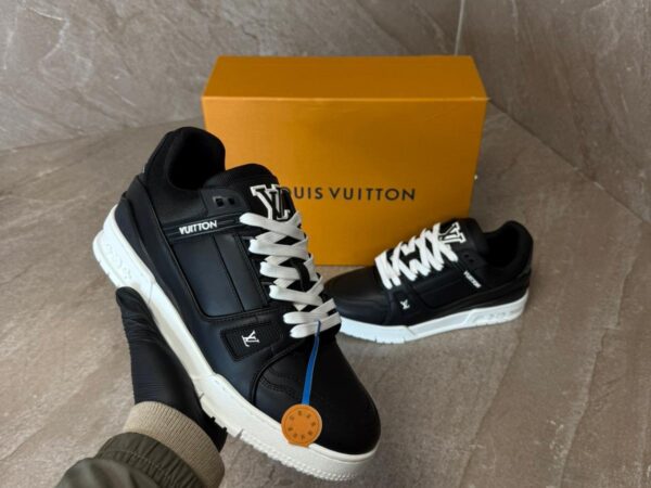 Louis Vuitton Trainer Black White