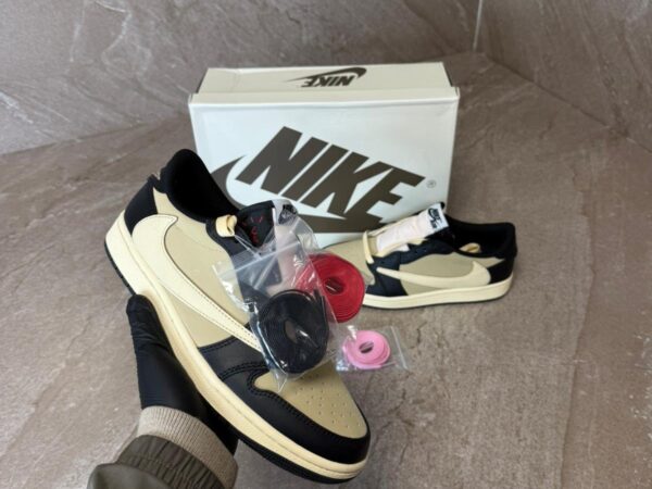 Nike Air Jordan 1 Low Travis Scott Pale Vanilla