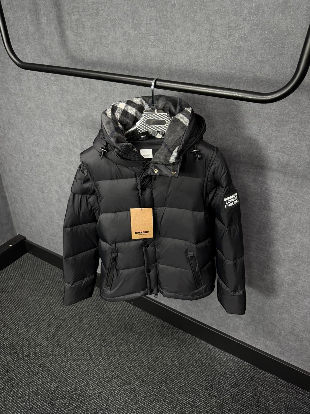 wintejrasburb (1) Burberry Lockwell Puffer Black Jacket High Quality - Afbeelding 1