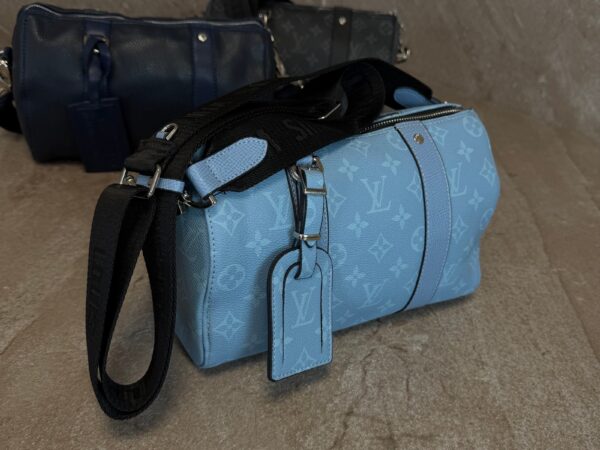 Louis Vuitton Keepall Bandoulière 25 Sky Blue