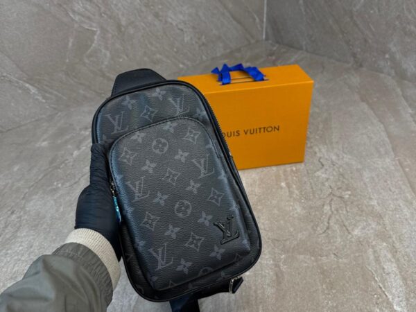 Louis Vuitton Avenue Slingbag PM Black Monogram