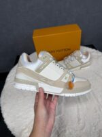 Louis Vuitton Trainers Beige - Afbeelding 2