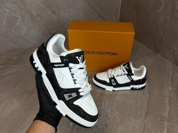 Louis Vuitton Trainers Black White