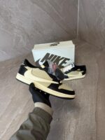 Nike Air Jordan 1 Low Travis Scott Pale Vanilla - Afbeelding 2