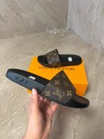 Louis Vuitton Monogram Brown Slippers - Afbeelding 2