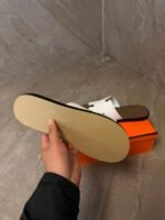Hermes Izmir Suede White Slippers - Afbeelding 3