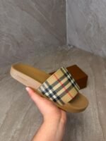 Burberry Beige Slippers - Afbeelding 2