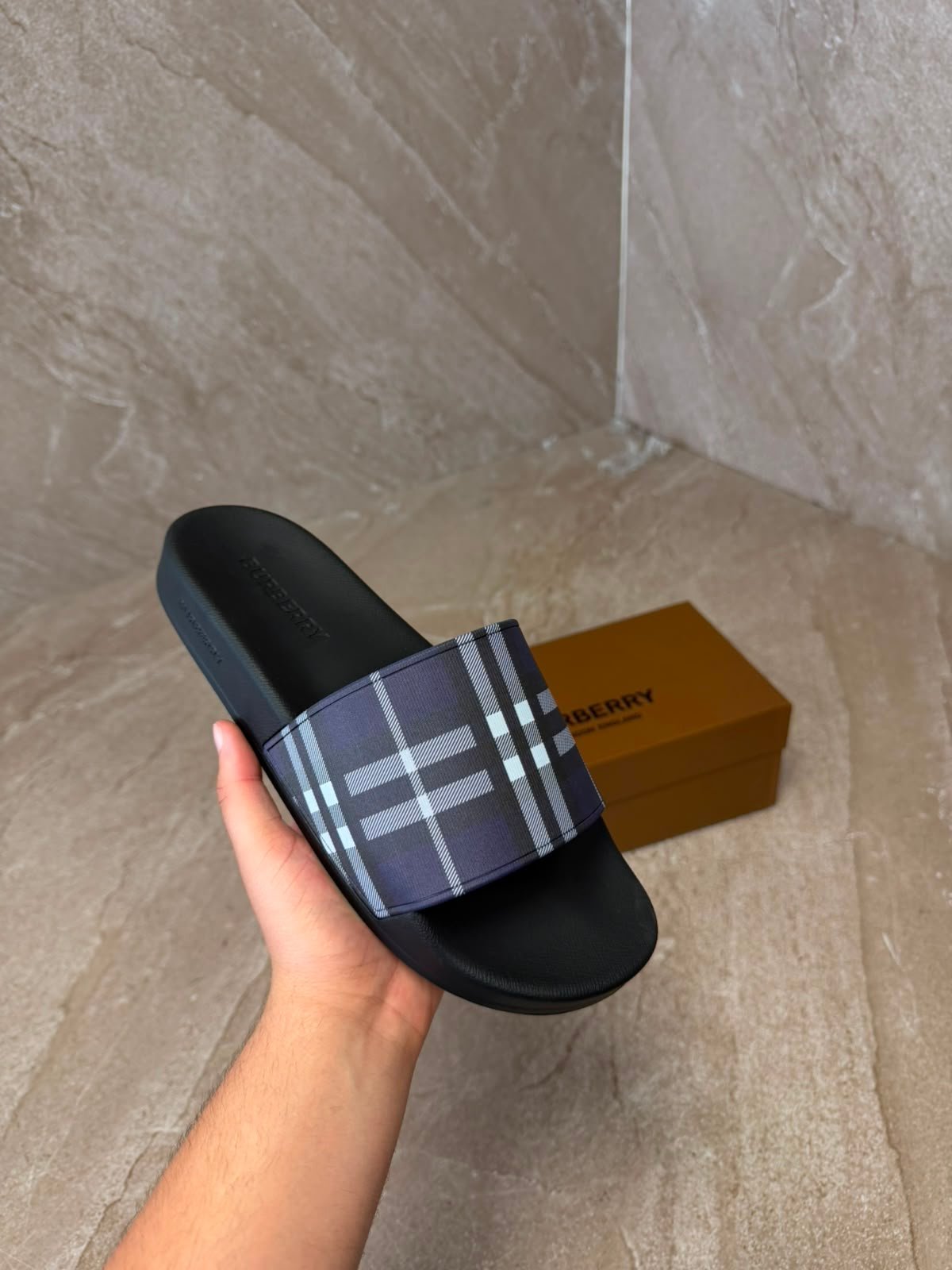 blauw (2) Burberry Blue Slippers - Afbeelding 1