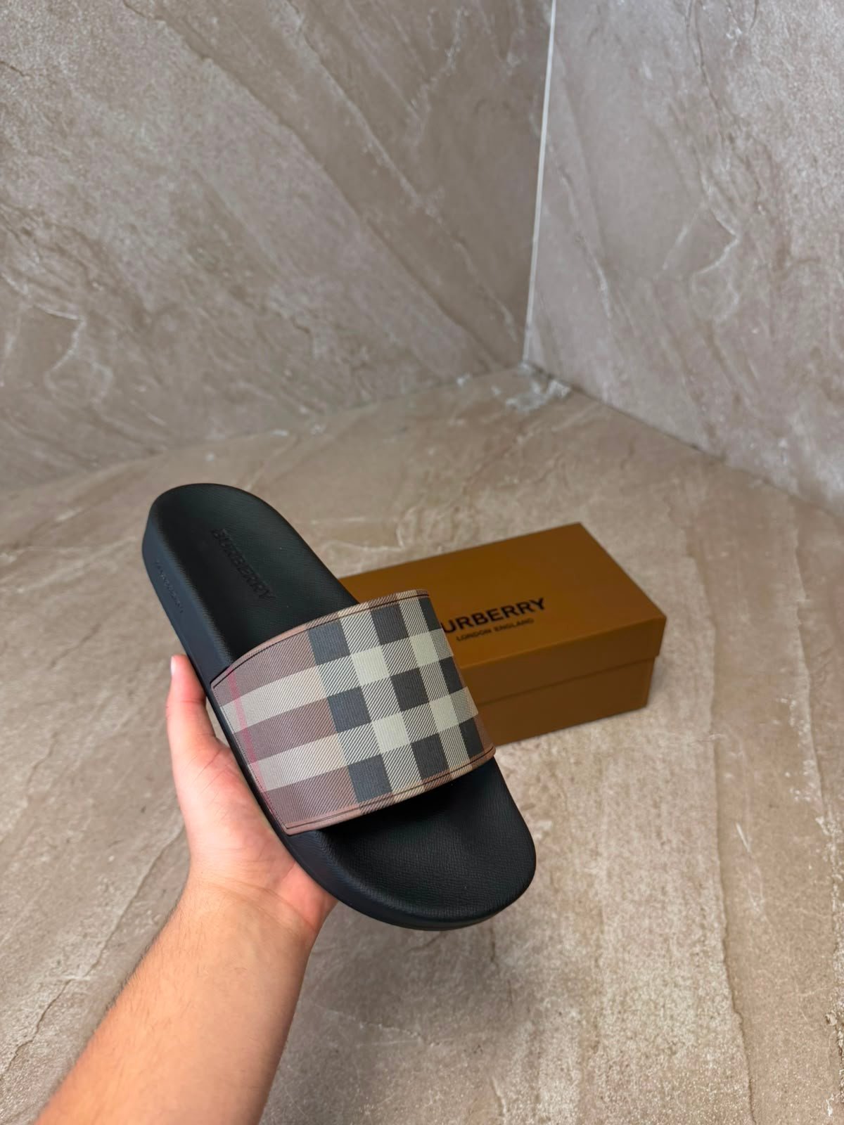 bruin (1) Burberry Brown Slippers - Afbeelding 1