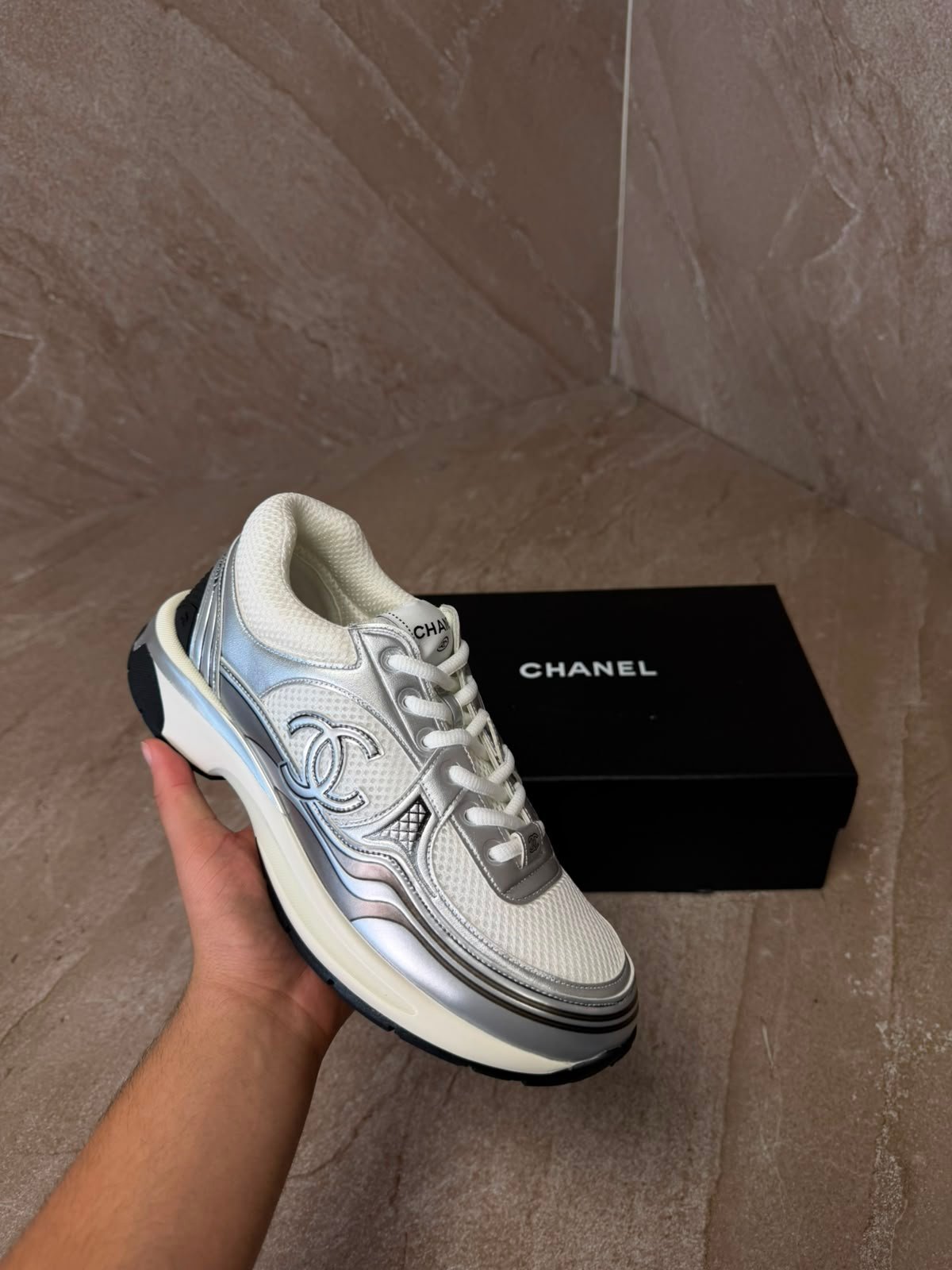 chanelchroom1 Chanel Sneakers Grey White - Afbeelding 1