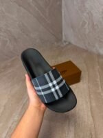 Burberry Black Slippers - Afbeelding 3