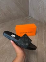 Louis Vuitton Black Monogram Sneakers - Afbeelding 2