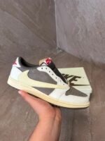 Travis Scott Brown Sneakers - Afbeelding 2
