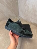 Travis Scott Phantom Black Sneakers - Afbeelding 2
